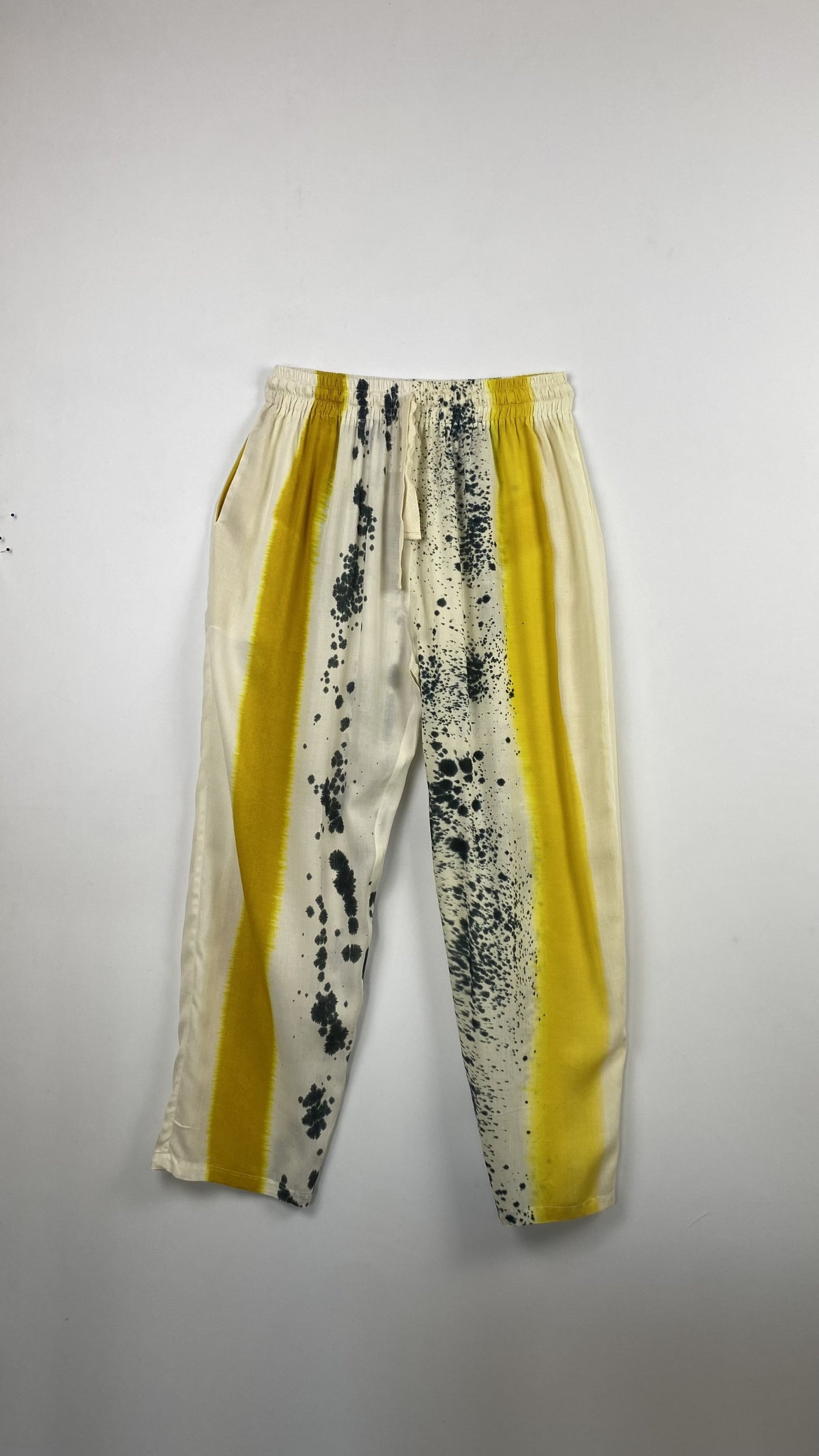 Organic tie-dyed dressing robe and long pyjama pants
