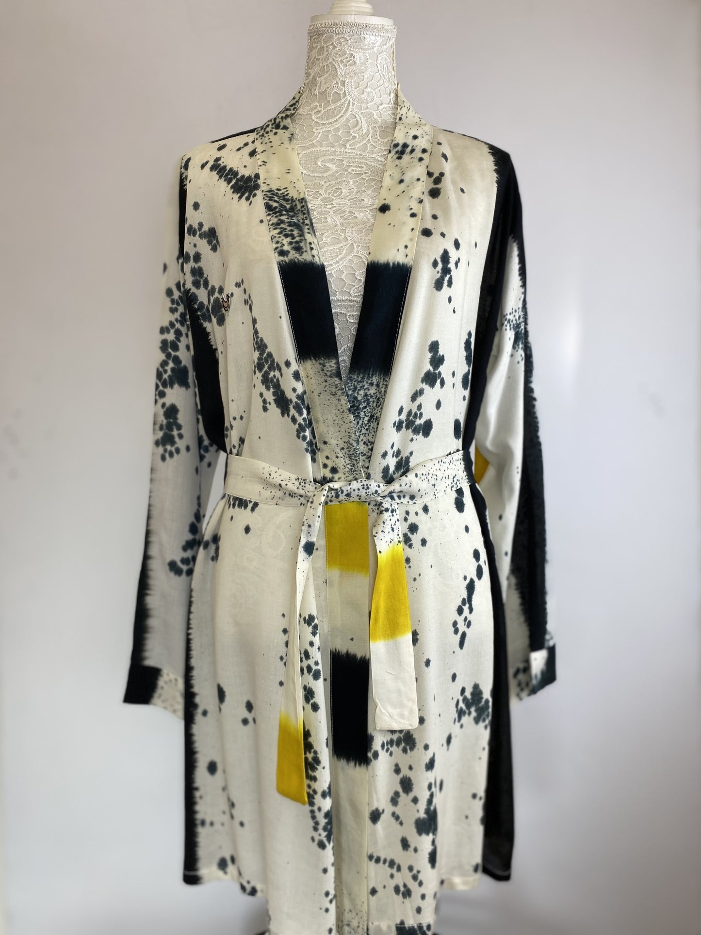 Organic tie-dyed dressing robe and long pyjama pants
